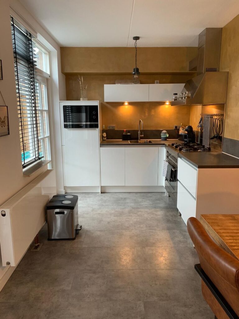 63ac0975-7988-4c94-b3fa-7f3d2d3b01a8